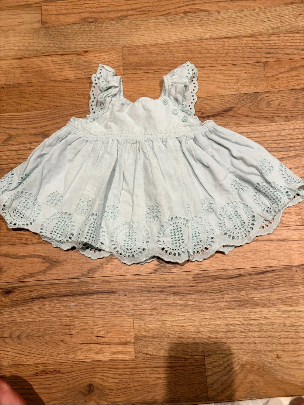 Gap baby girl eyelet flowy shirt with scalloped hem